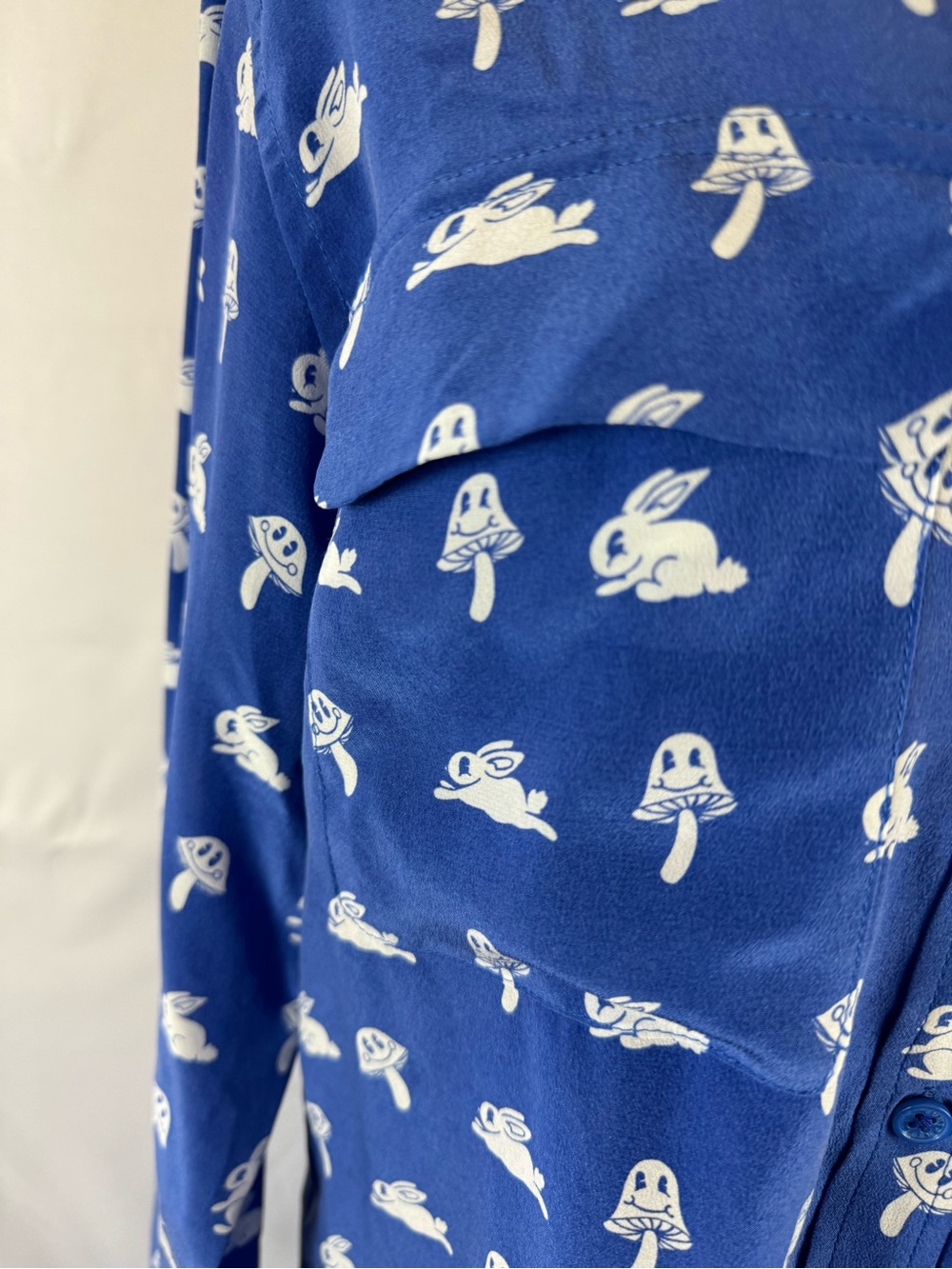 Equipment Silk Blue Button-Up Blouse with Bunny + Mushroom Print Size Small E61 - Picture 7 of 14